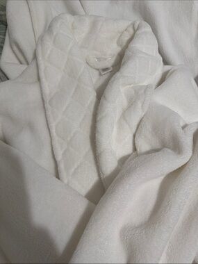 Plush White Women's Hooded Robe - Soft Terry Bathrobe